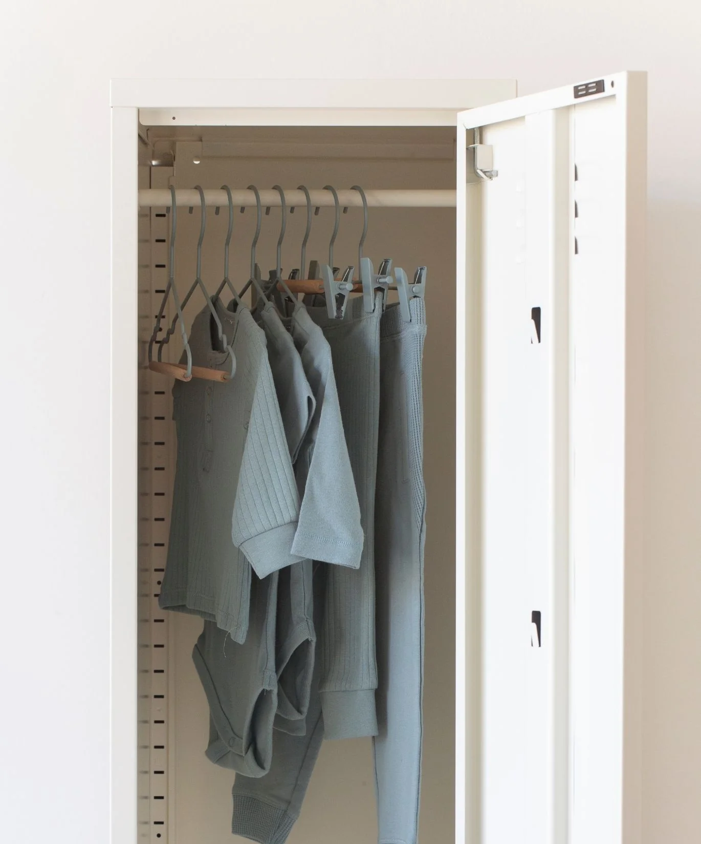 Kids Top Hangers in Ocean - Image 3