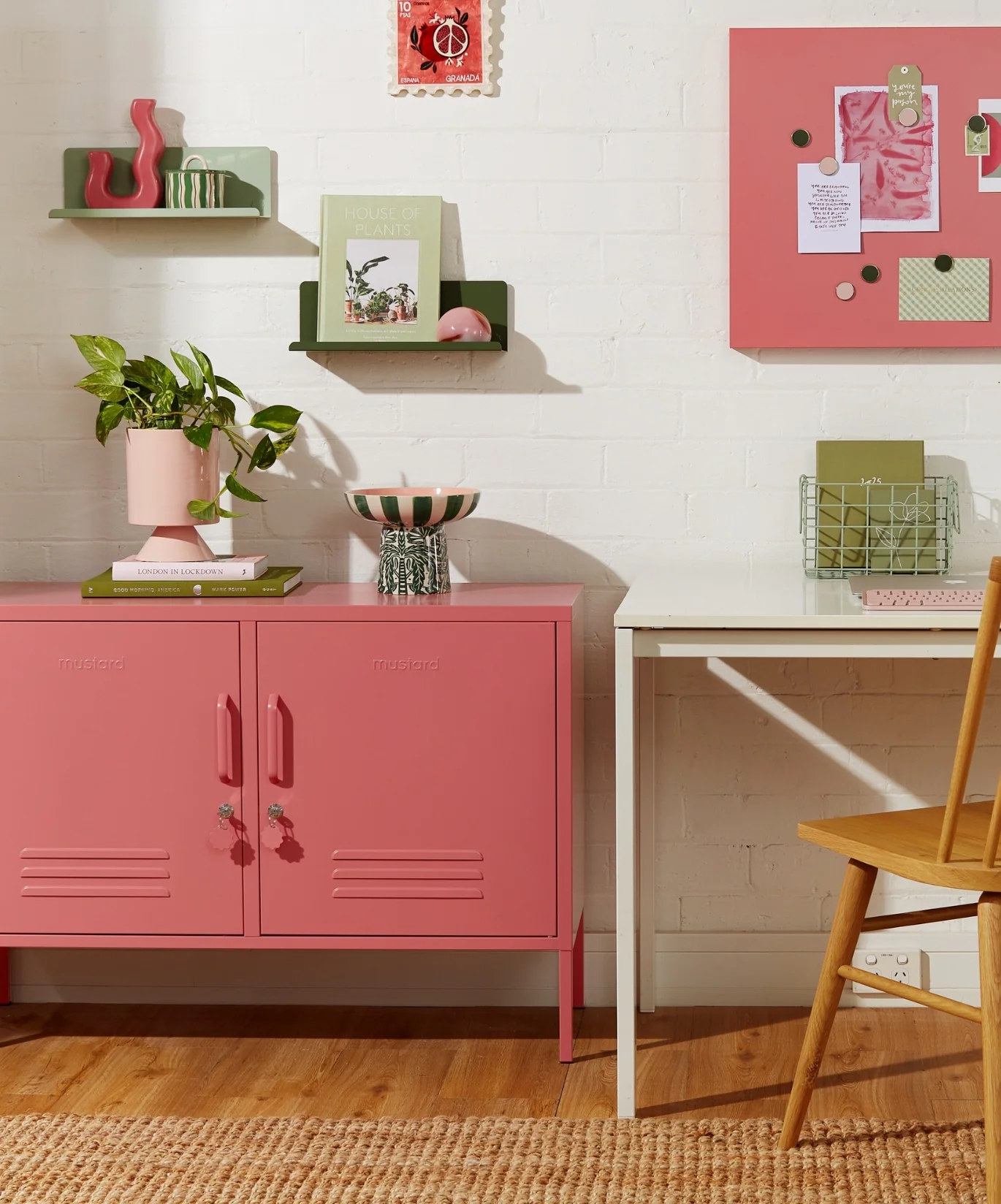 The Lowdown in Berry - Image 5