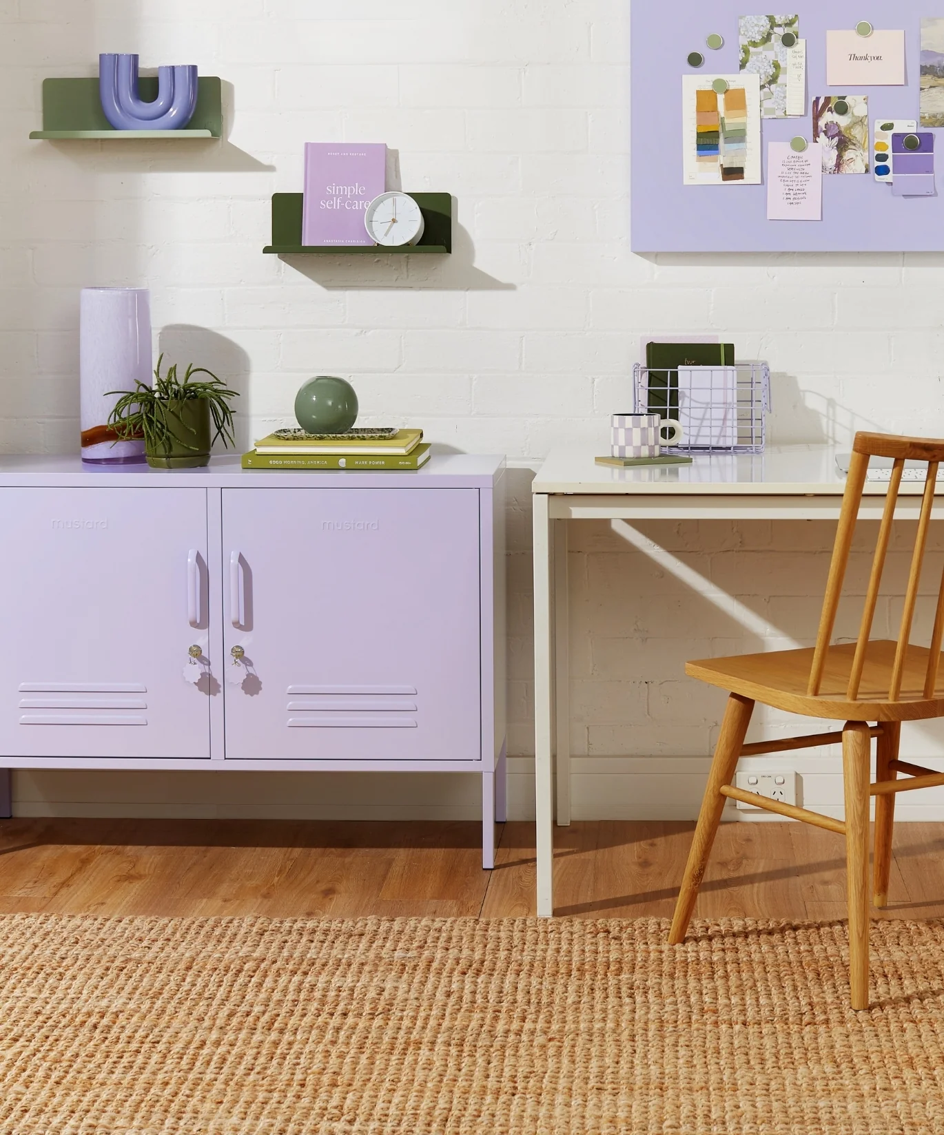 The Lowdown in Lilac - Image 4