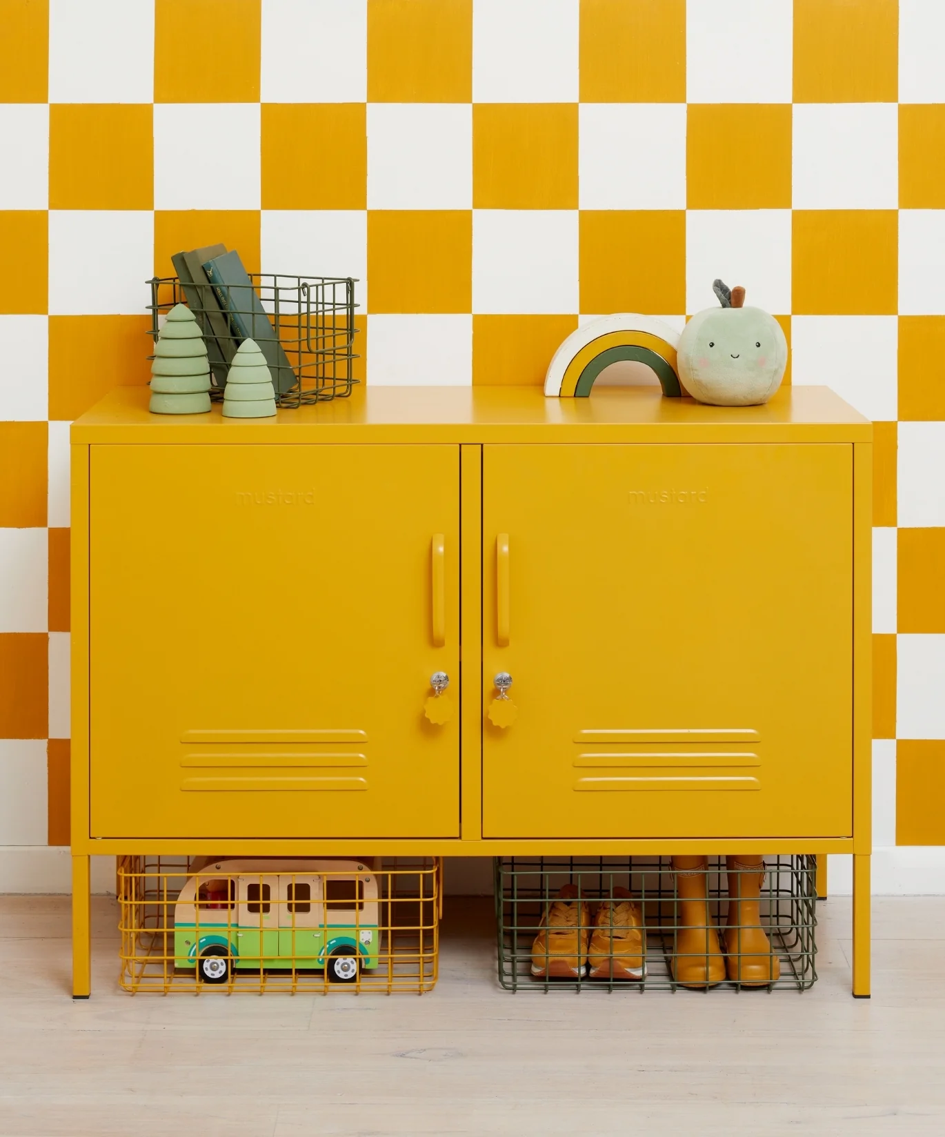 The Lowdown in Mustard - Image 6