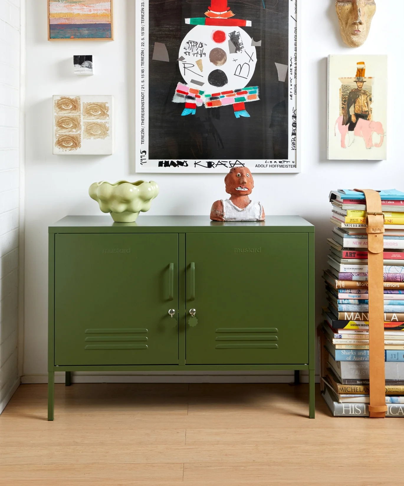 The Lowdown in Olive - Image 4